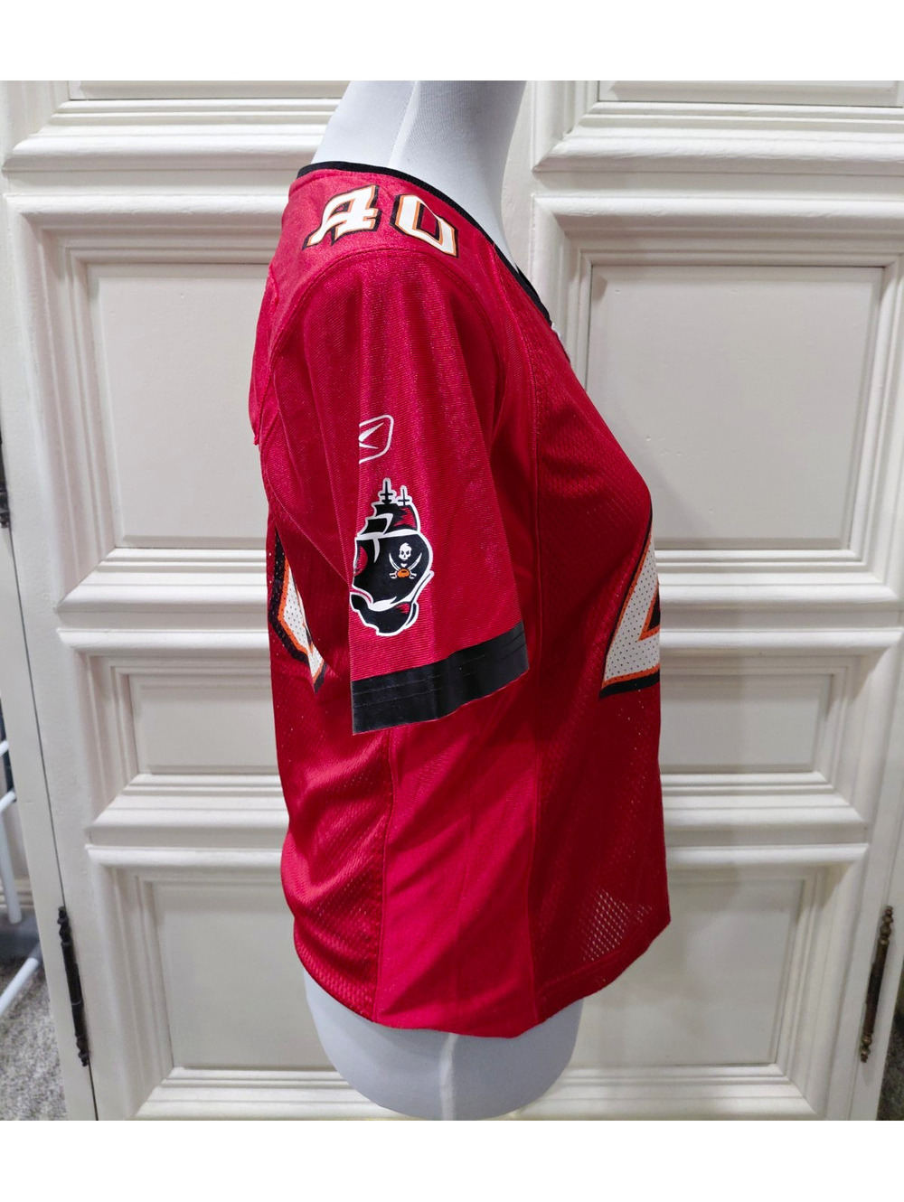Womens Tampa Bay Bucaneers Red Jersey Mike Alstott No. 40 Size Small V Neck